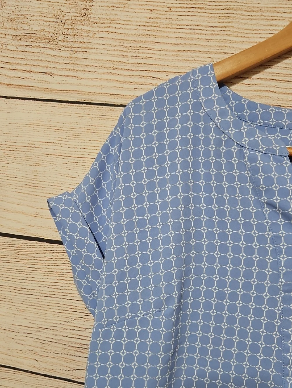 Talbots Light Blue Patterned V-Neck Short Sleeve Blouse Medium